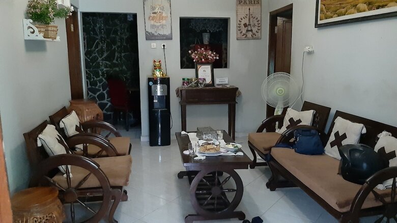 Hotel Renaya Griya Guesthouse