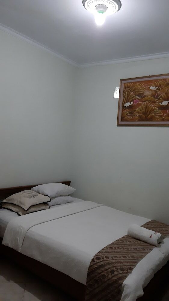 Hotel Renaya Griya Guesthouse