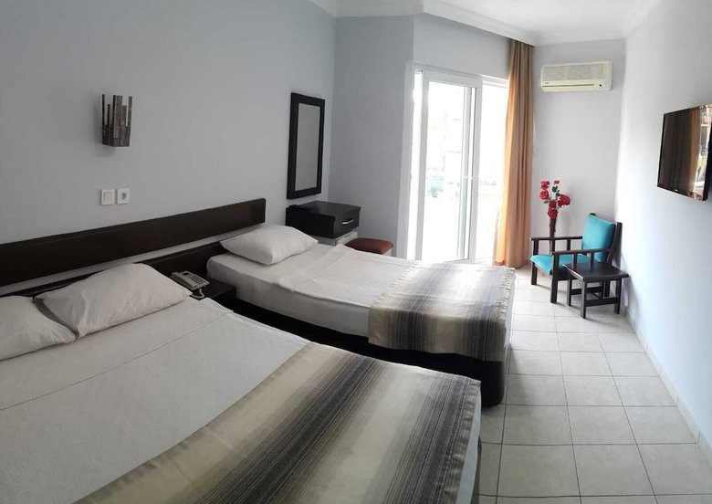 Yaman Life Hotel