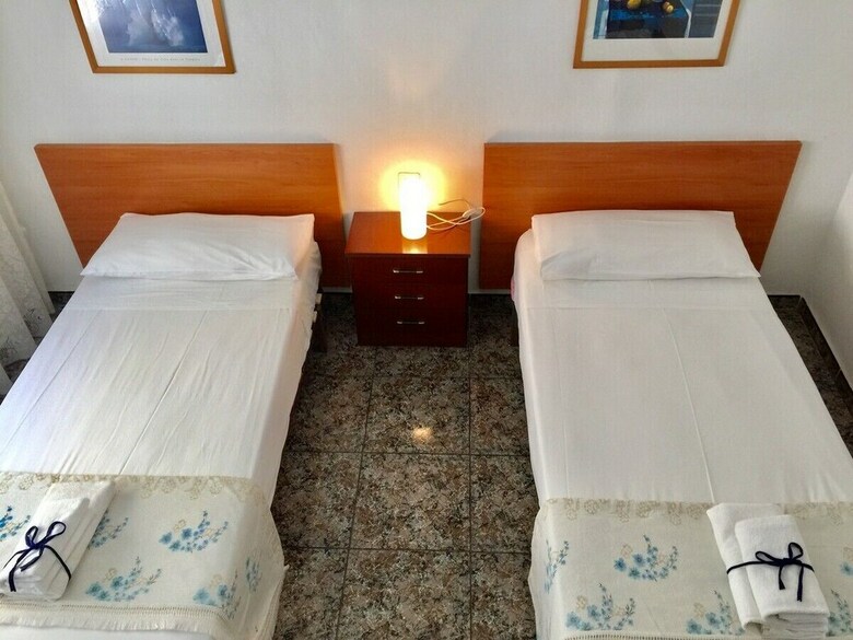 El Garrofer Carob Holidays House