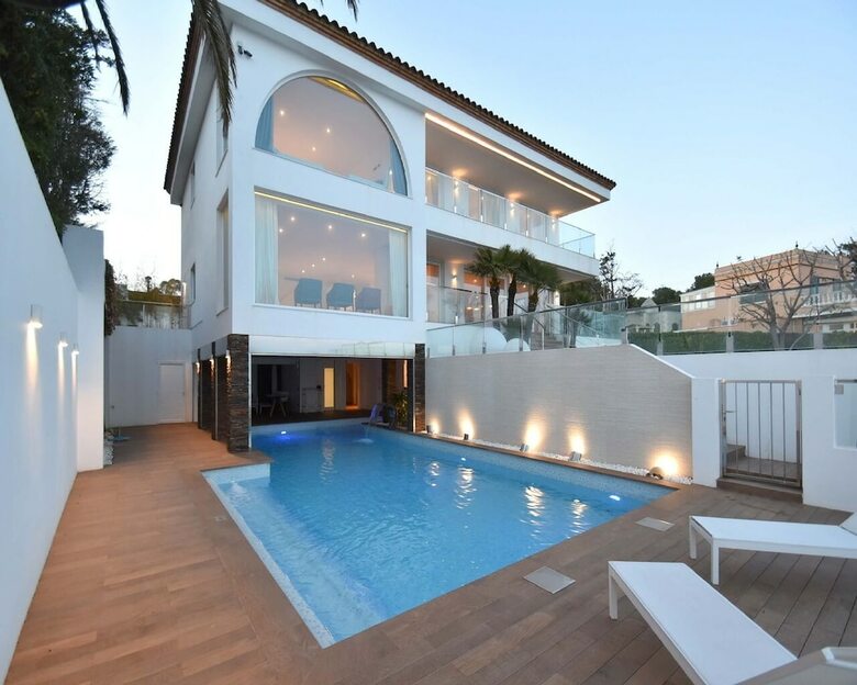 Villa Gaud� Vilanova House