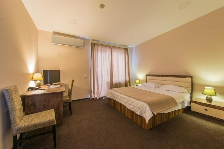 Check-in Terrace Hotel