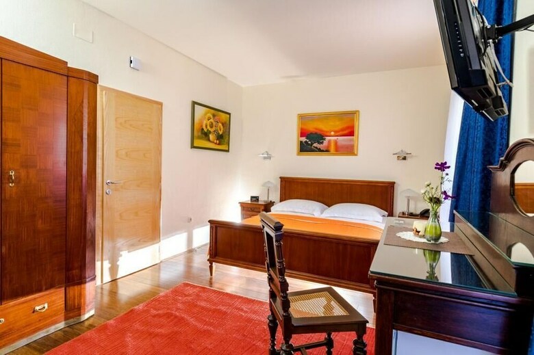 Hostal Rooms Miron