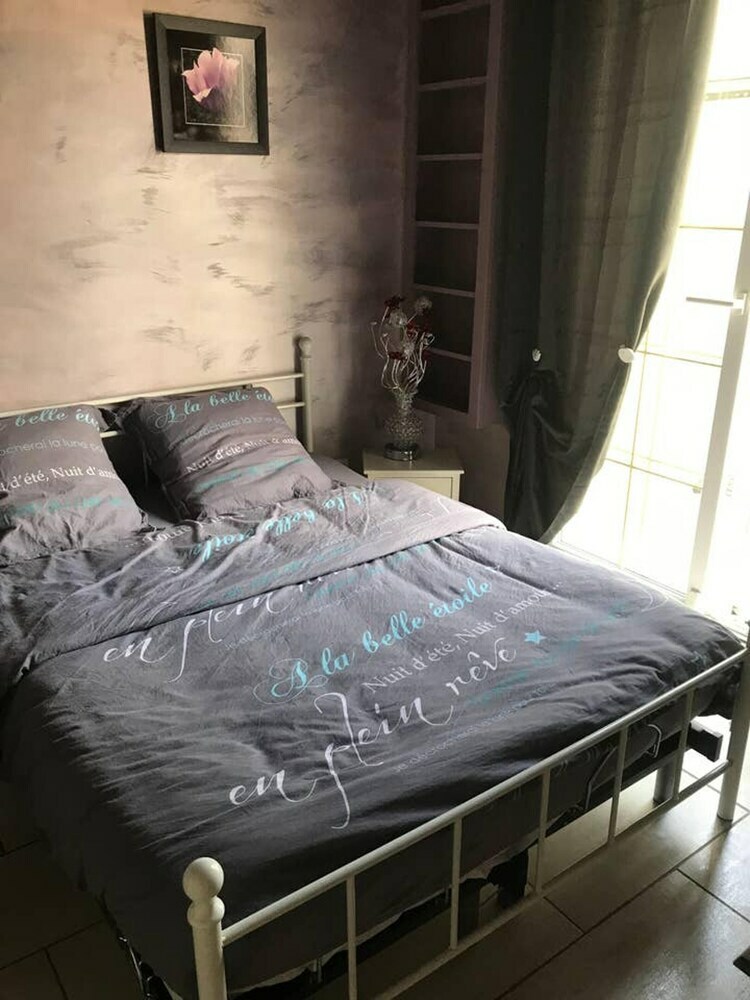 House With 2 Bedrooms In Berlaimont, With Wifi