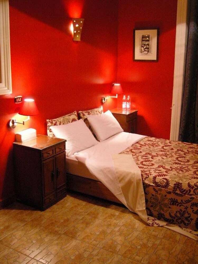 Paris Hotel