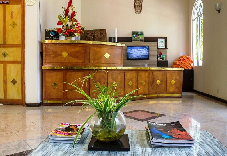Hotel H�tel Des 2 Mondes