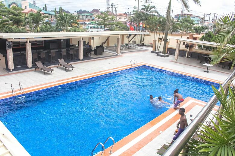 Hotel Arriva Suites