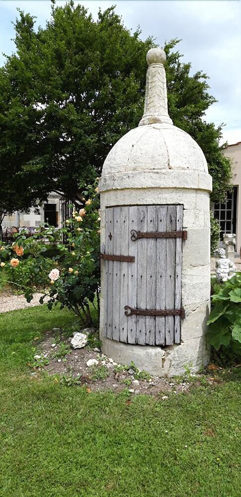 Hotel Le Logis Des Bessons