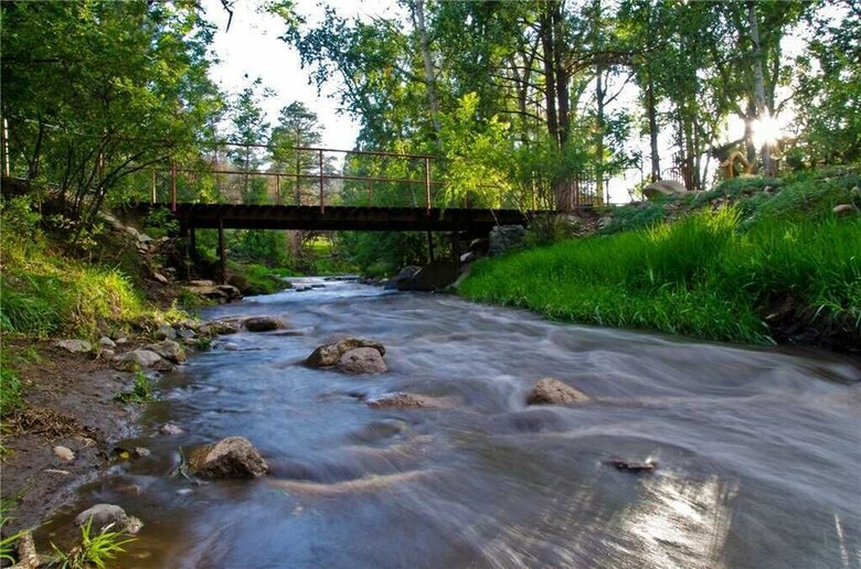 Eagle Creek Complex, Six Cabins, Indoor Heated Pool, Sleeps 28