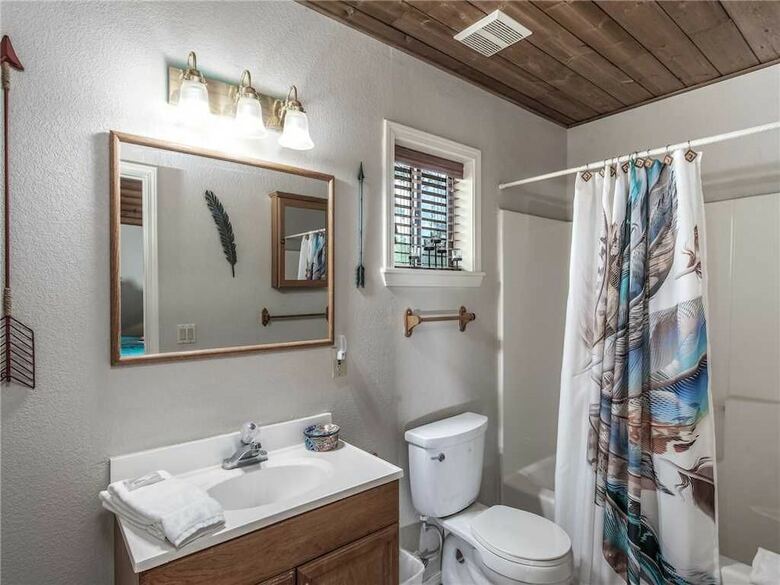 Cabana Horse Feathers, 3 Bedrooms, Pool Table, Sleeps 6