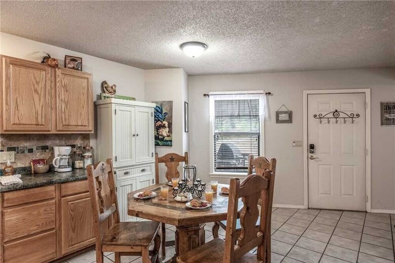 Cabana Horse Feathers, 3 Bedrooms, Pool Table, Sleeps 6