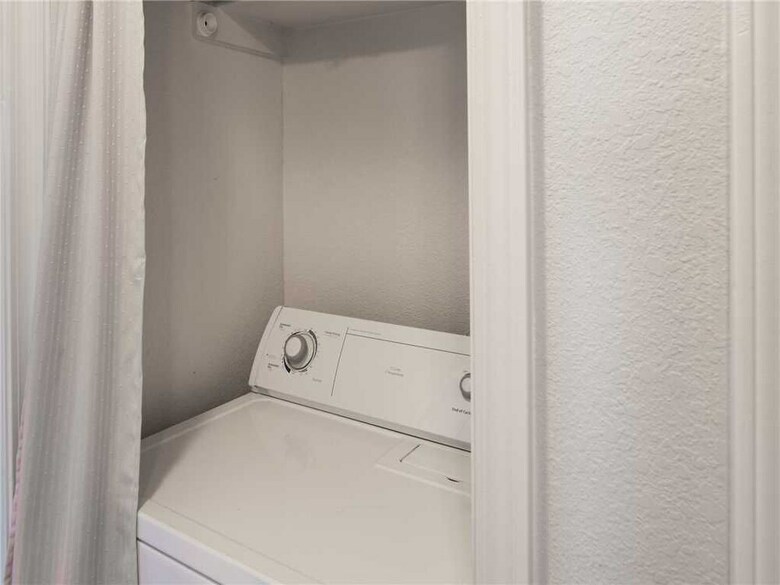 Cabana Horse Feathers, 3 Bedrooms, Pool Table, Sleeps 6