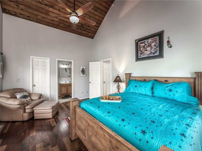 Cabana Horse Feathers, 3 Bedrooms, Pool Table, Sleeps 6