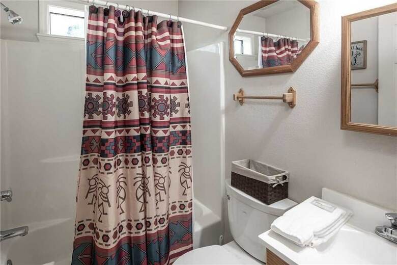 Cabana Horse Feathers, 3 Bedrooms, Pool Table, Sleeps 6