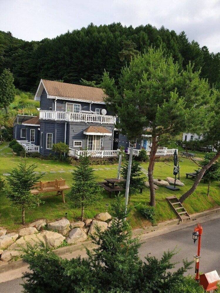 Under Hill Pension