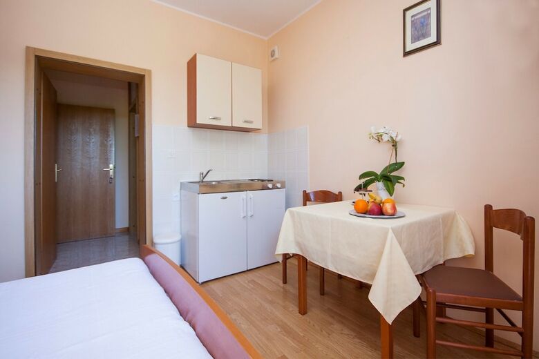 Hotel Apartments & Rooms Mikelin