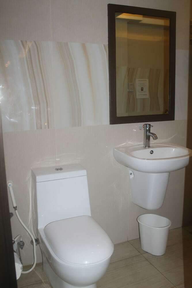 Hotel Victoria Court Gil Puyat