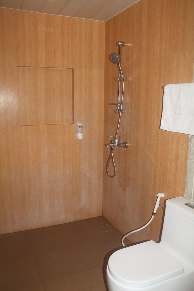 Hotel Victoria Court Gil Puyat