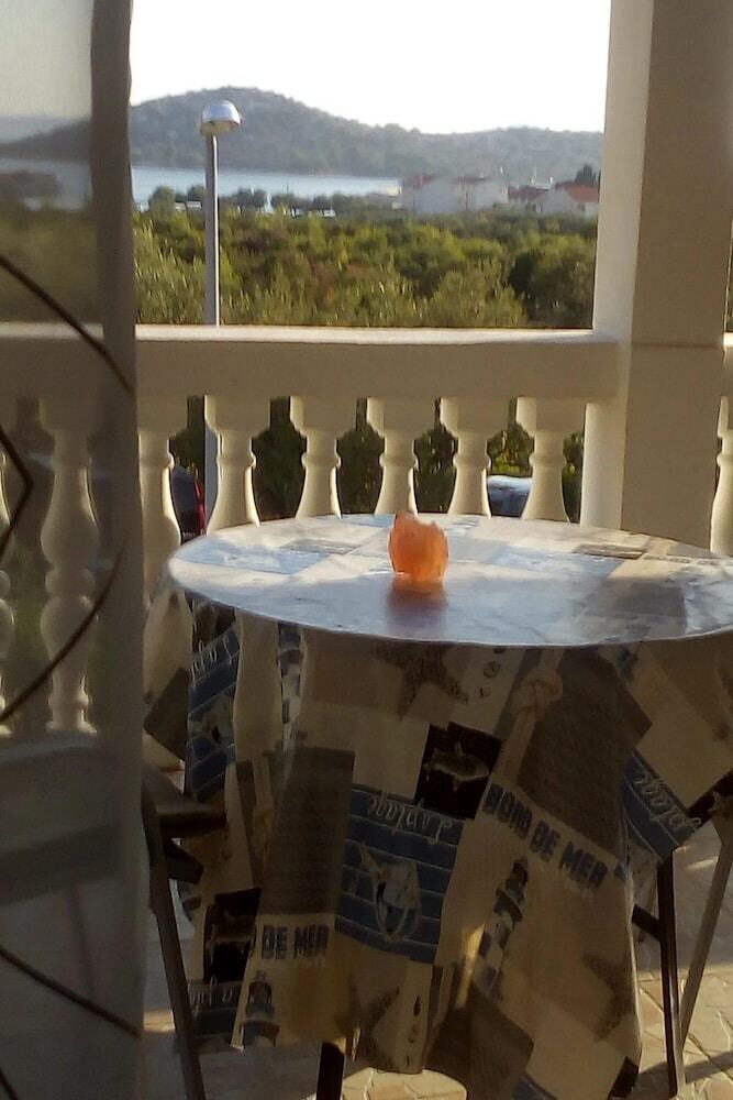 Apartment Lara