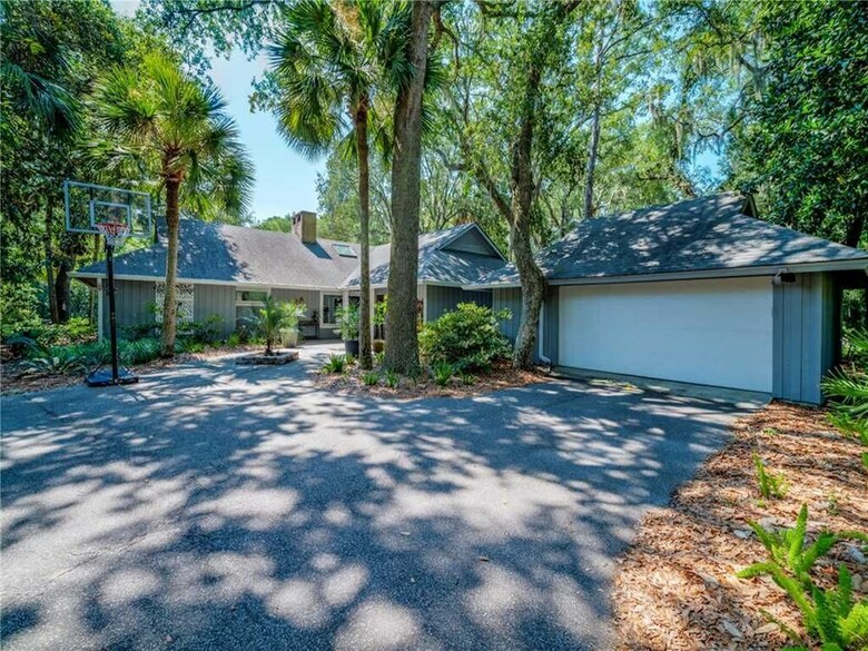 Mooring Buoy 187, 4 Bedrooms, Deck, Lagoon, Sleeps 10