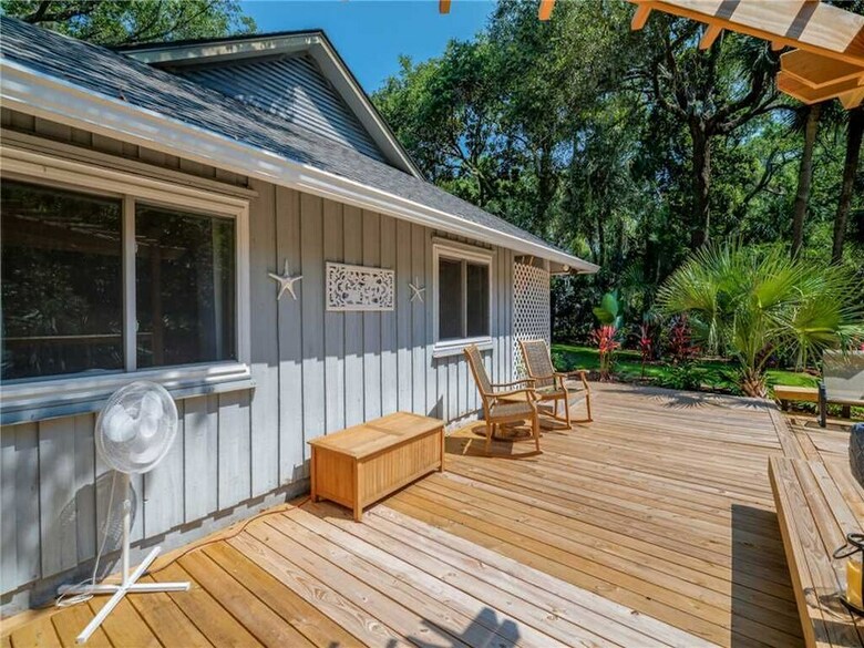 Mooring Buoy 187, 4 Bedrooms, Deck, Lagoon, Sleeps 10