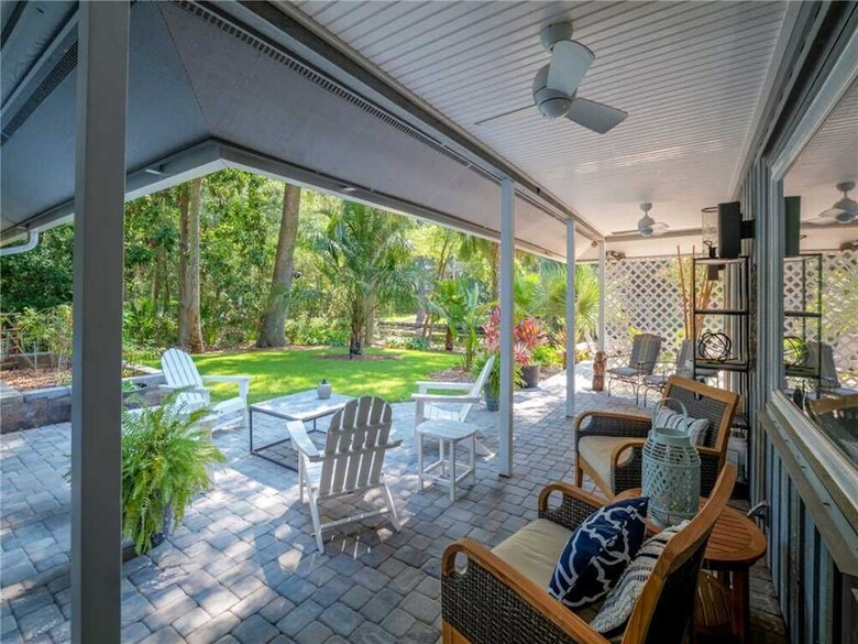 Mooring Buoy 187, 4 Bedrooms, Deck, Lagoon, Sleeps 10