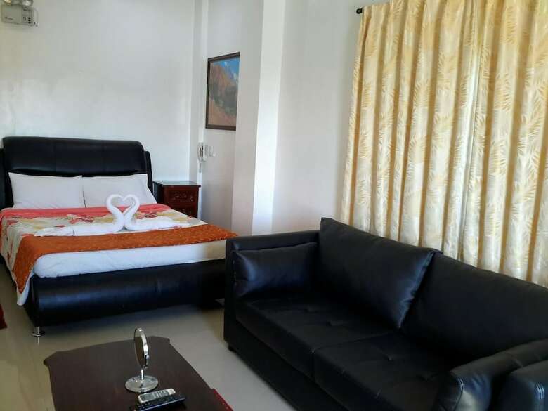 Hotel Knights Ko Suites
