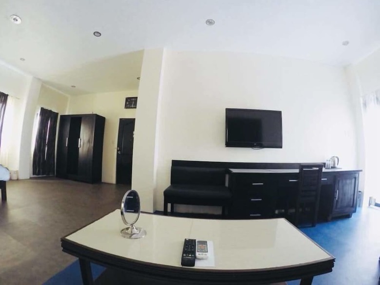 Hotel Knights Ko Suites