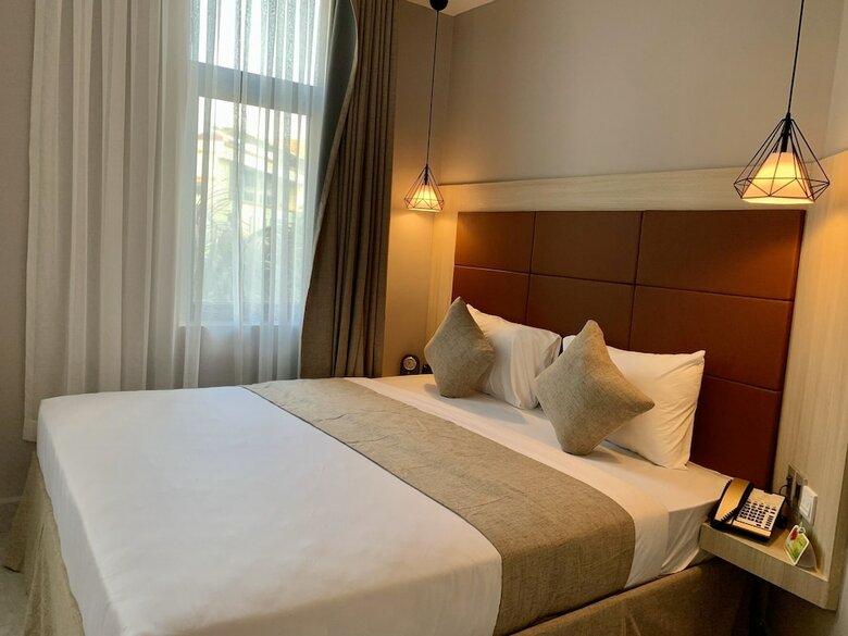 Holiday 2 Hotel