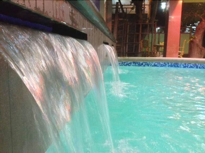 Hotel Southpoolside Tourist Inn