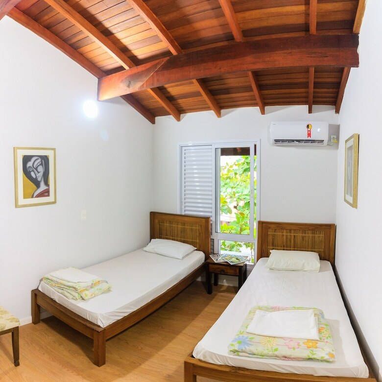 Hostal Guaruj� Hostel