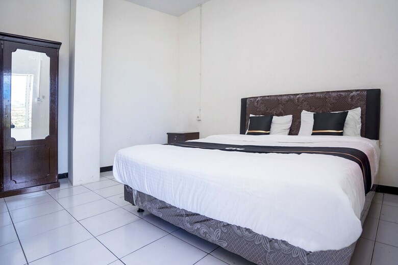 Hotel Oyo 2695 D'es Guest House