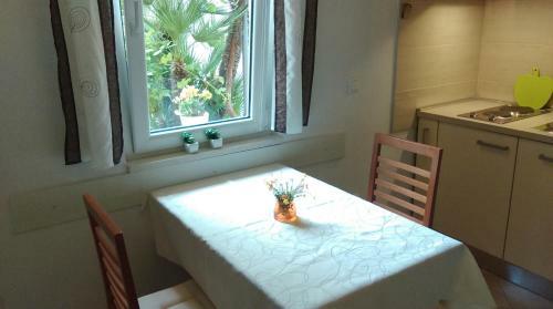 Eleonora Apartments