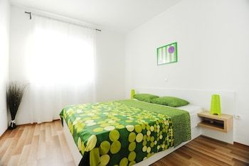 Apartments Hills
