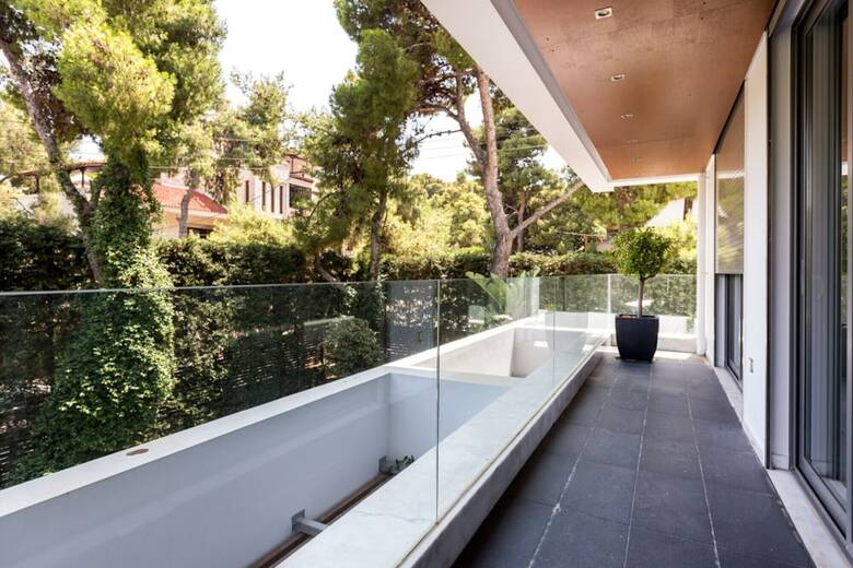 Villa Lillium With Pool & Garden