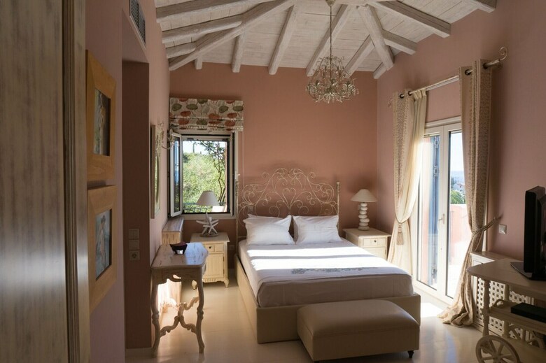 Villa Grejo, Opulent Mansion With Pool