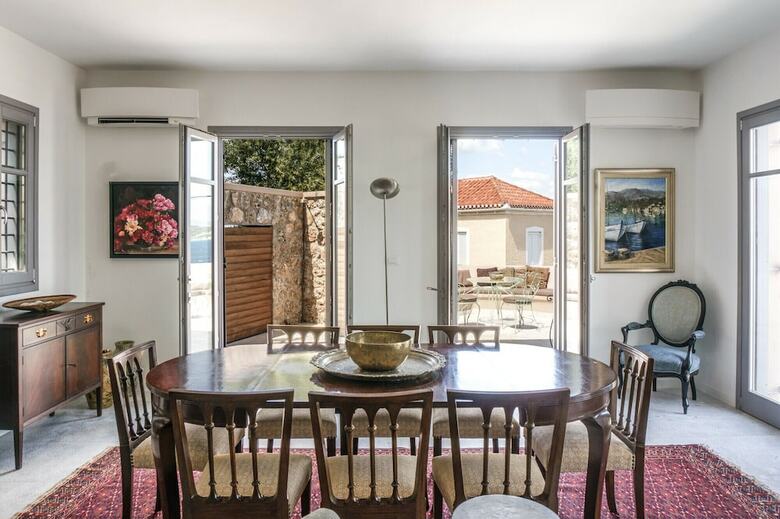 Villa Maison Suisse With Panoramic Views Of Spetses