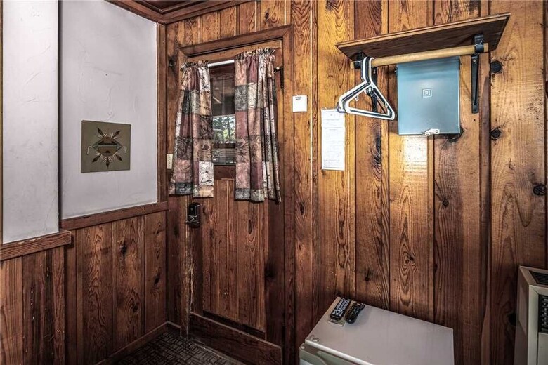 Cabana Apache Village 9, Queen Bed, Midtown, Pet Friendly, Sleeps 2