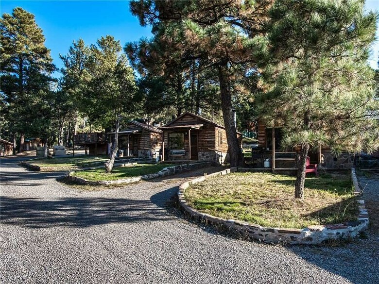 Alpine Cabin, 3 Bedrooms, Hot Tub, Deck, Sleeps 8