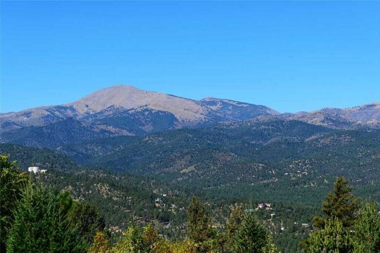 Alpine Cabin, 3 Bedrooms, Hot Tub, Deck, Sleeps 8