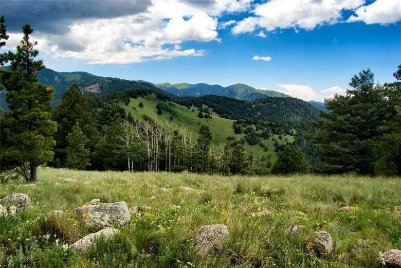 Alpine Cabin, 3 Bedrooms, Hot Tub, Deck, Sleeps 8