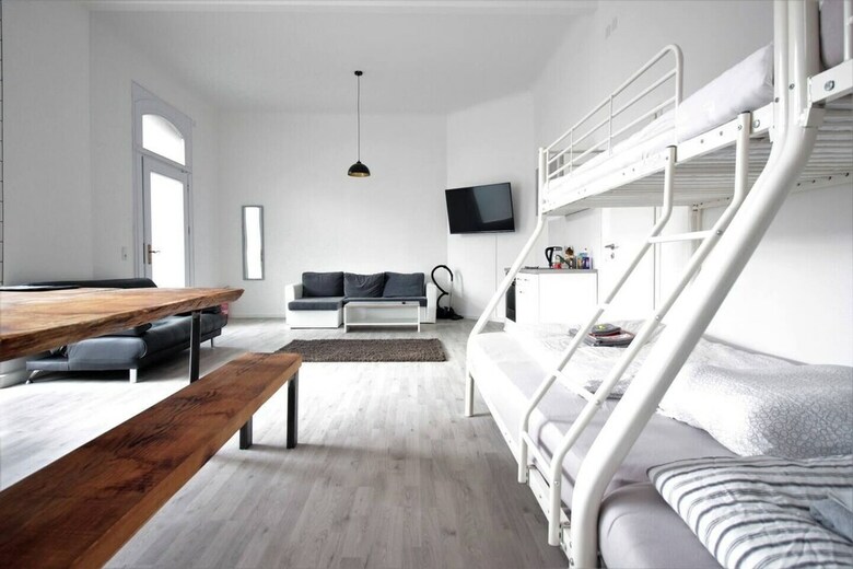 Hotel Ger�umiger Altbau F�r Gro�e Gruppen