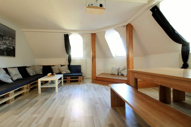 Hotel Ger�umiger Altbau F�r Gro�e Gruppen