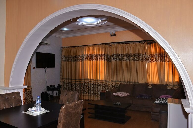 Lamaison Hotel