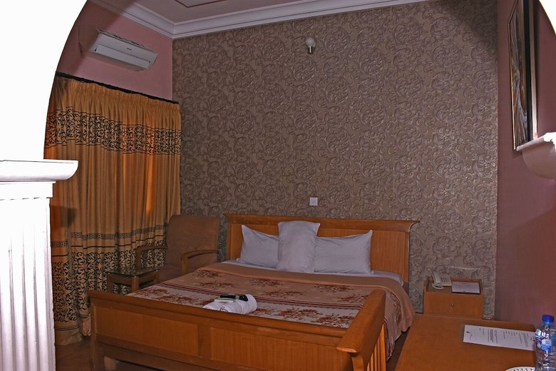 Lamaison Hotel
