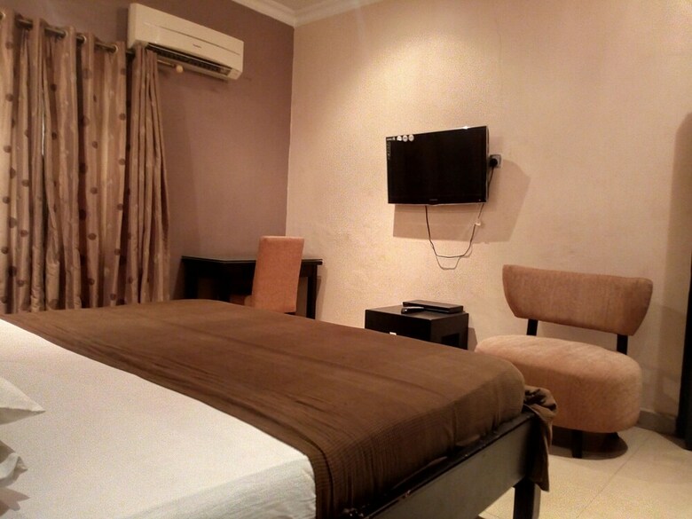 Hotel Allure Suites