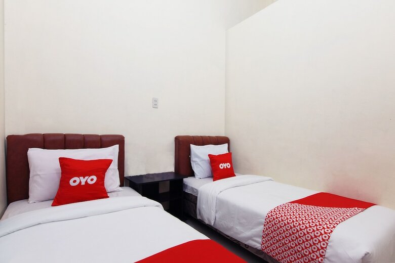 Hotel Oyo 1440 New Sejarah