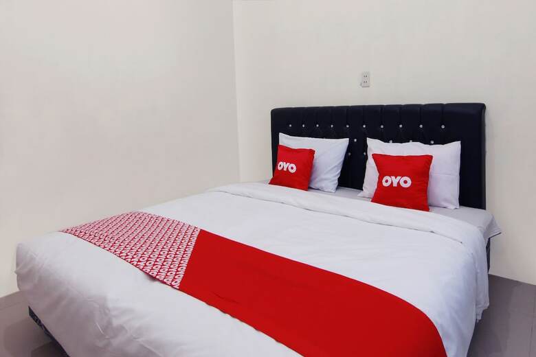 Hotel Oyo 1440 New Sejarah