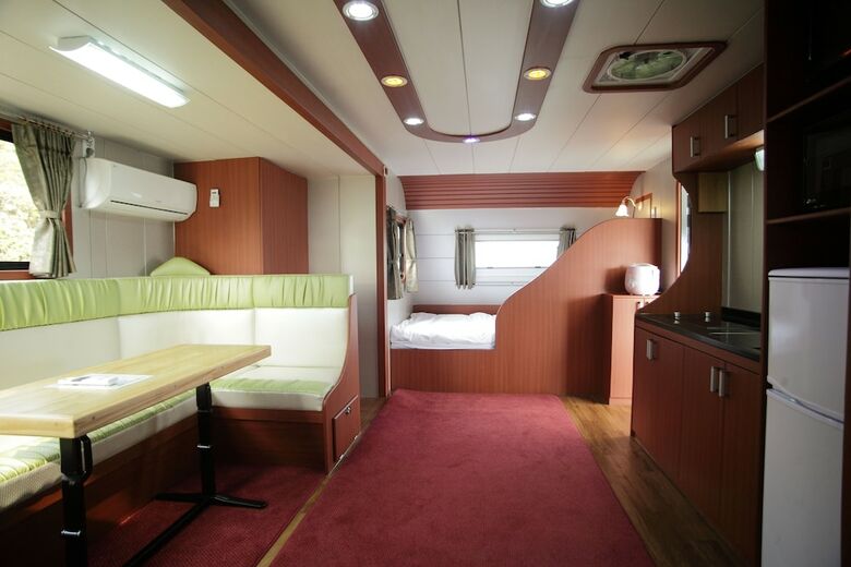 Pamping Jeju Caravan