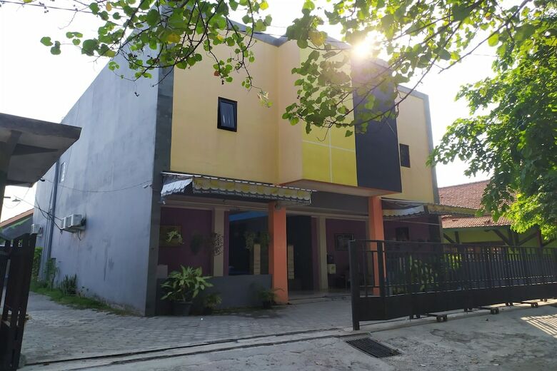 Hotel Yulia Guesthouse